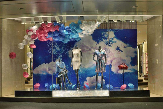 服装橱窗展示